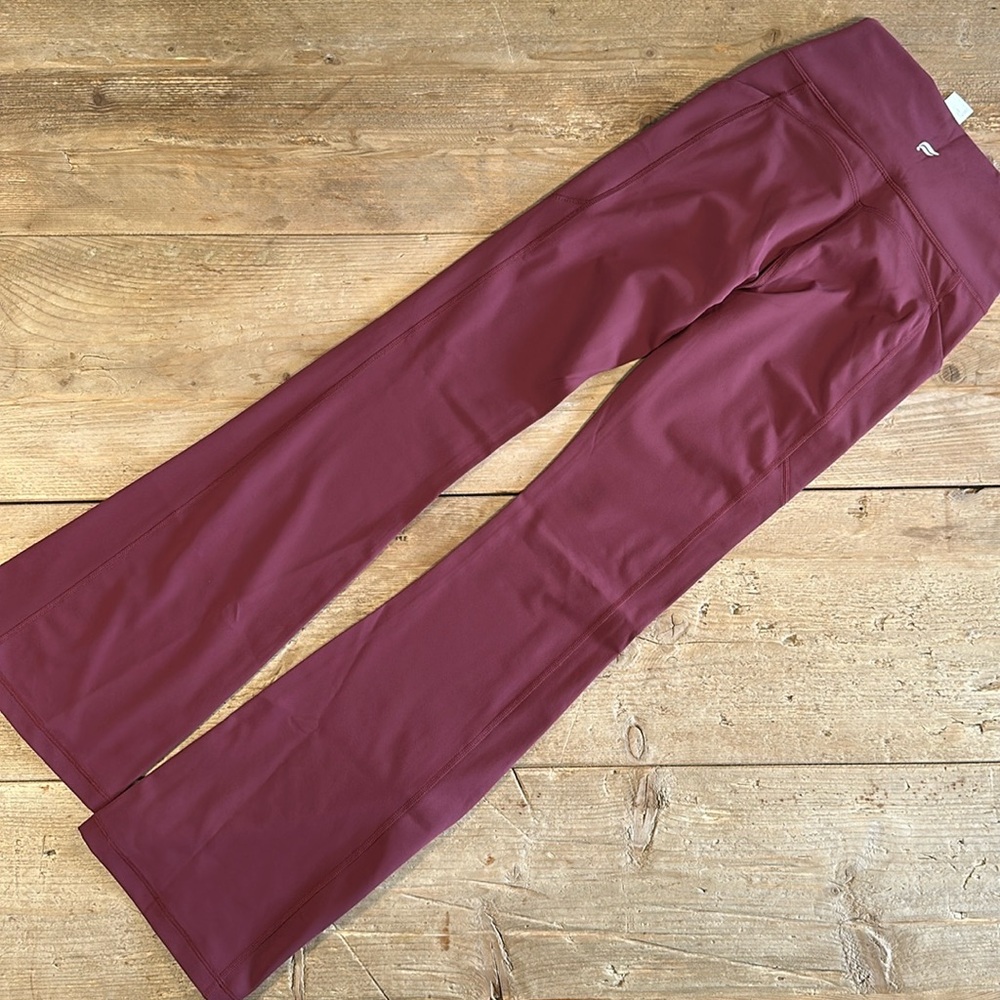 NWT- Fabletics Oasis Pureluxe HW Pocketed Kick Flare -MERLOT (32”) REG INSEAM - Picture 5 of 12